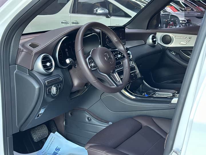 Фото 10 - Mercedes-Benz GLC-Class