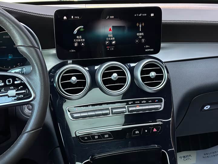 Фото 13 - Mercedes-Benz GLC-Class