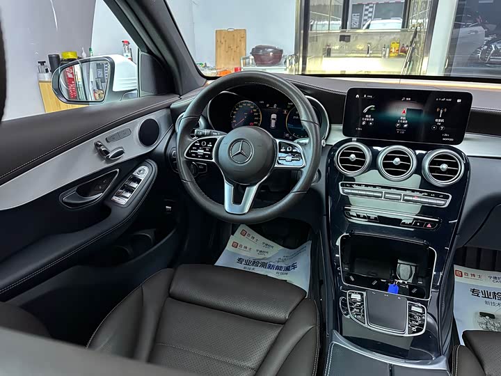 Фото 18 - Mercedes-Benz GLC-Class