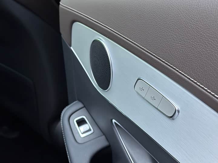 Фото 24 - Mercedes-Benz GLC-Class