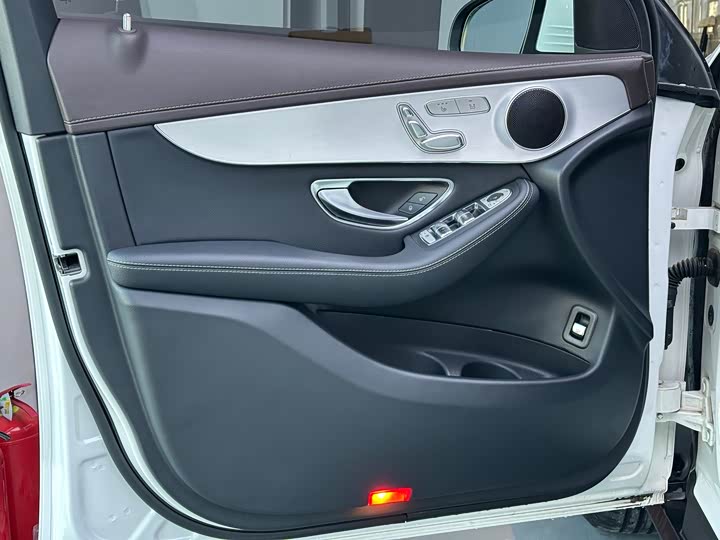 Фото 9 - Mercedes-Benz GLC-Class