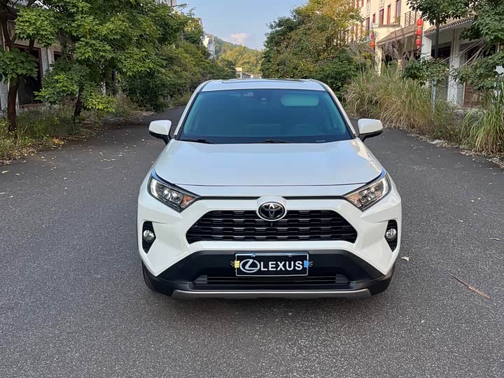 Фото 3 - Toyota RAV4