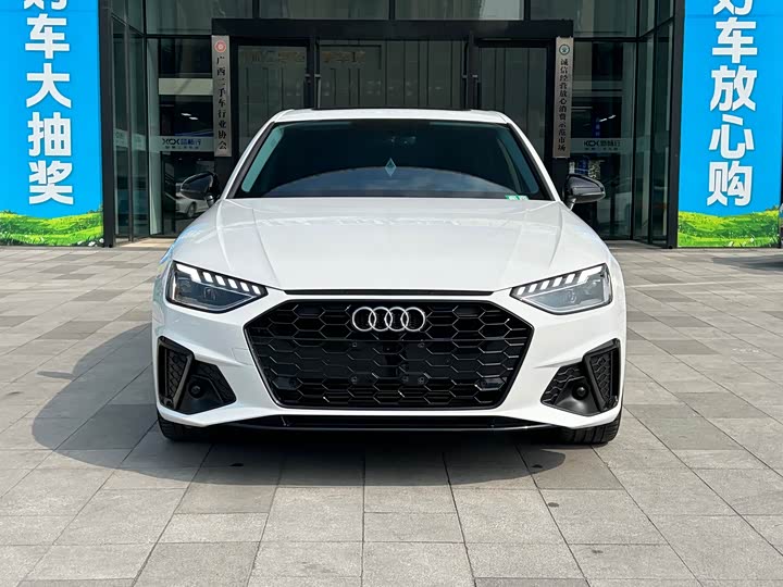 Фото 2 - Audi A4L