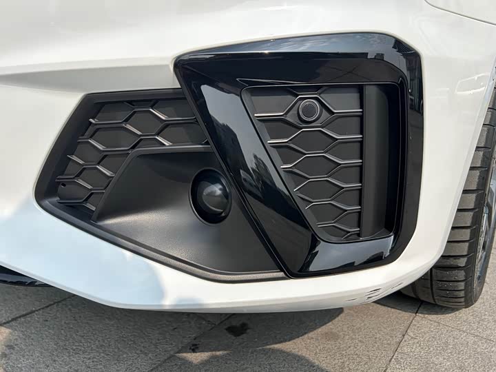 Фото 24 - Audi A4L