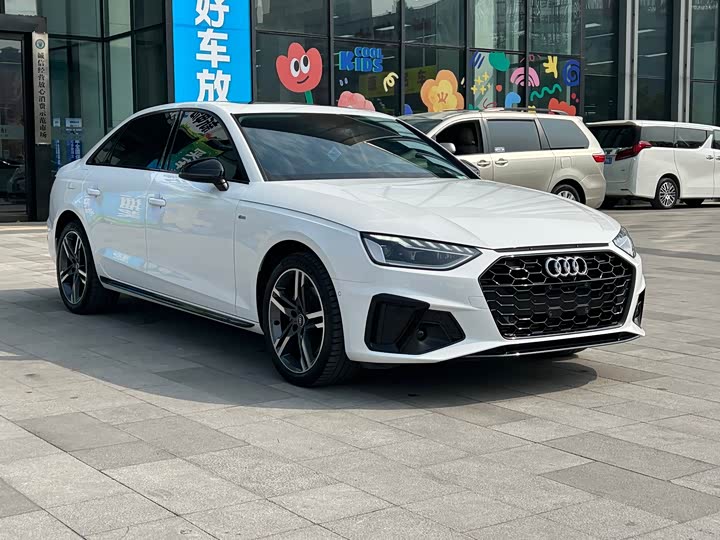 Фото 3 - Audi A4L