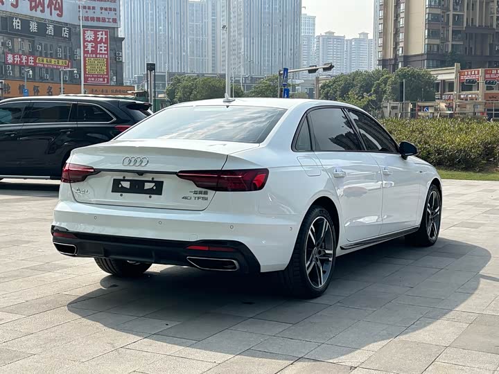 Фото 5 - Audi A4L