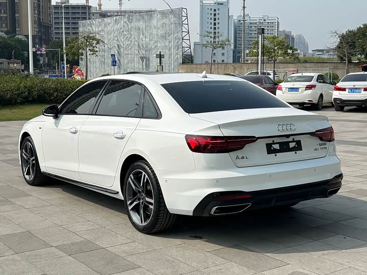 Фото 7 - Audi A4L