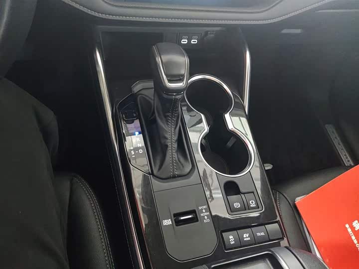 Фото 13 - Toyota Crown Kluger