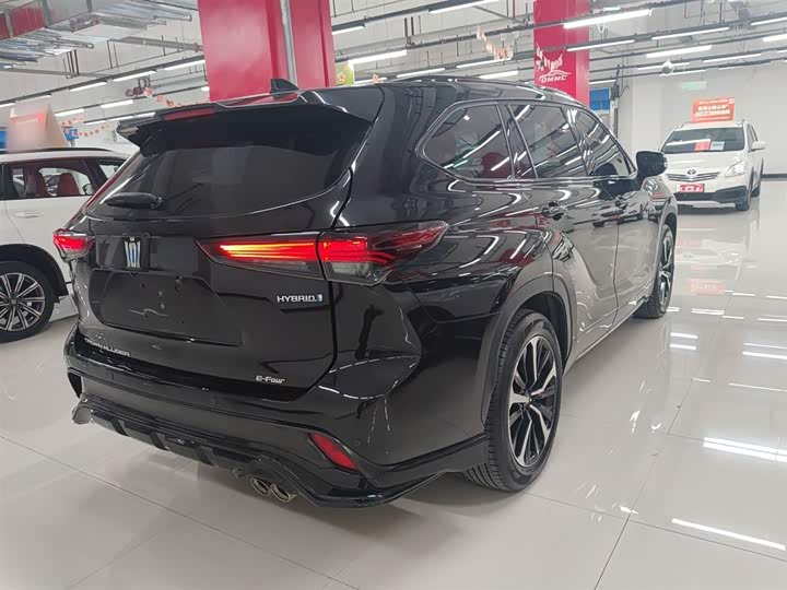 Фото 6 - Toyota Crown Kluger