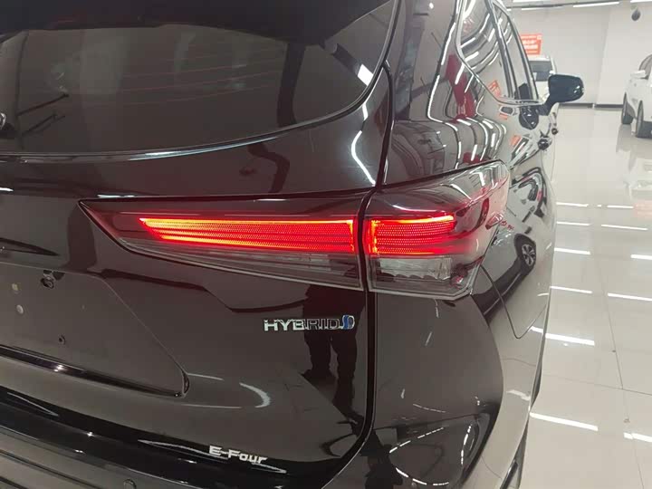 Фото 7 - Toyota Crown Kluger