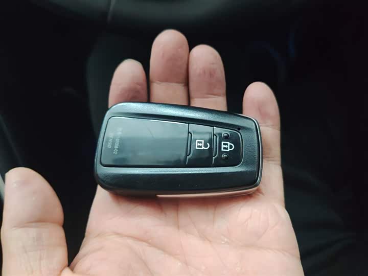 Фото 8 - Toyota Crown Kluger