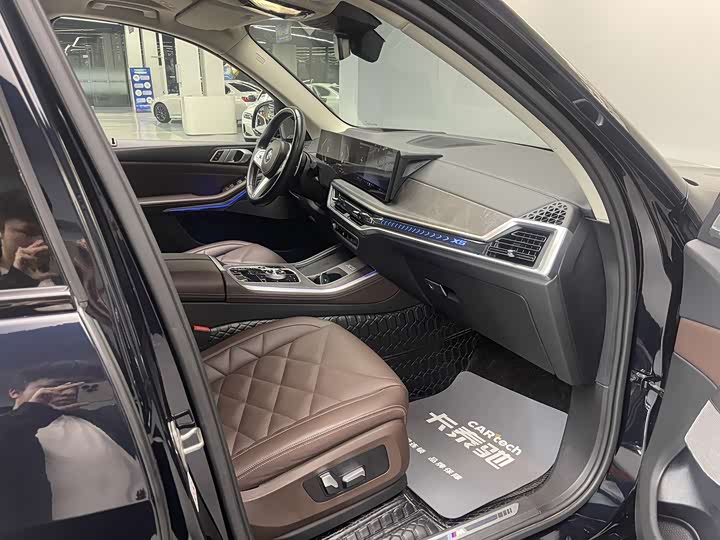 Фото 16 - BMW X5