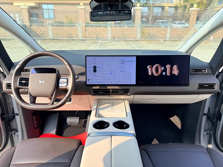 Фото 13 - LiXiang Mega