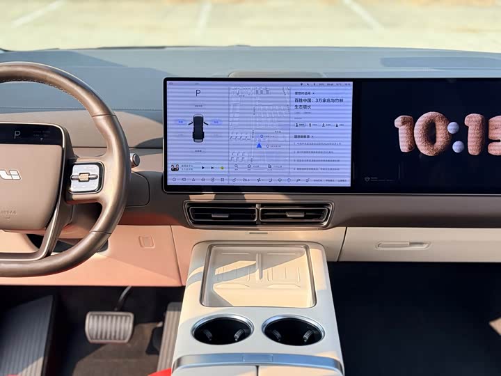 Фото 15 - LiXiang Mega