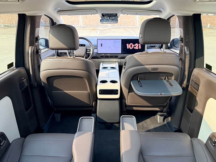 Фото 19 - LiXiang Mega