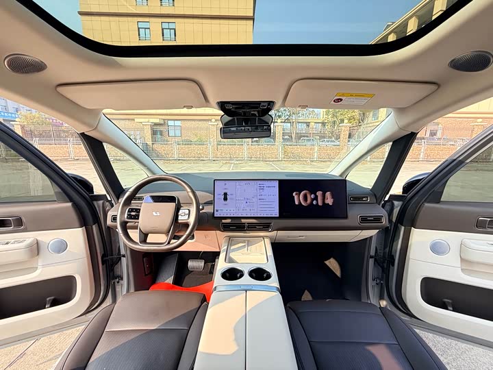 Фото 9 - LiXiang Mega