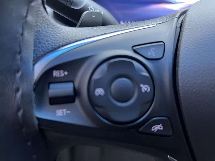 Фото 10 - Buick GL8 ES