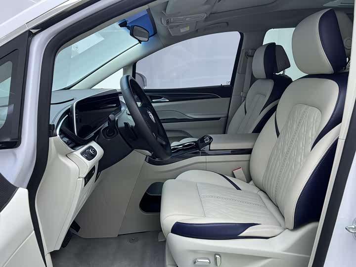 Фото 22 - Buick GL8 ES