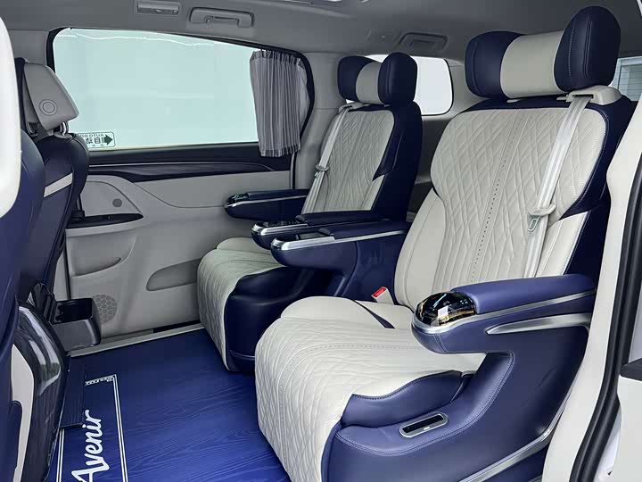 Фото 23 - Buick GL8 ES