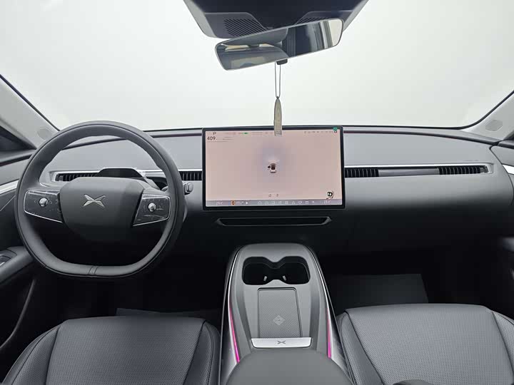 Фото 11 - XPeng Mona M03