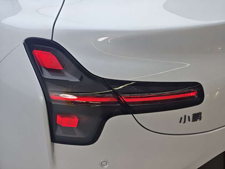 Фото 17 - XPeng Mona M03