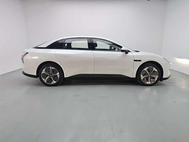 Фото 7 - XPeng Mona M03