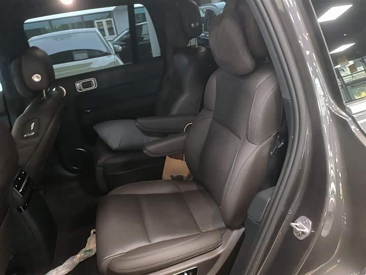 Фото 17 - LiXiang L9