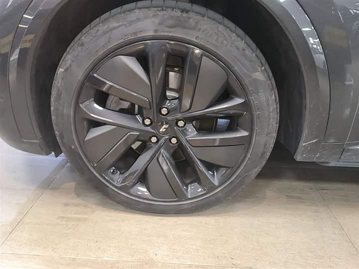 Фото 23 - LiXiang L9