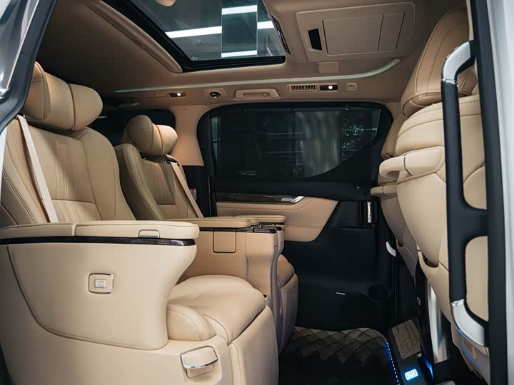 Фото 12 - Toyota Vellfire