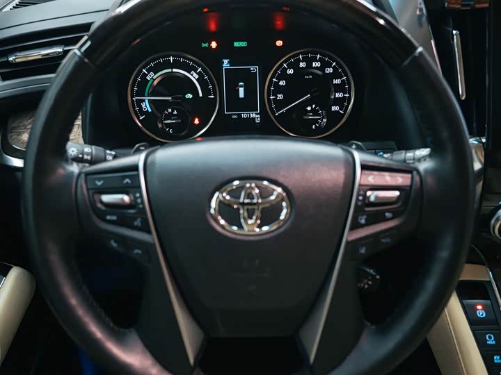 Фото 13 - Toyota Vellfire