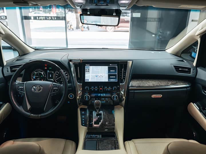 Фото 14 - Toyota Vellfire