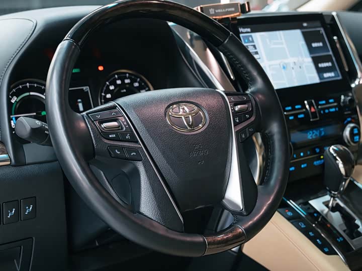 Фото 16 - Toyota Vellfire