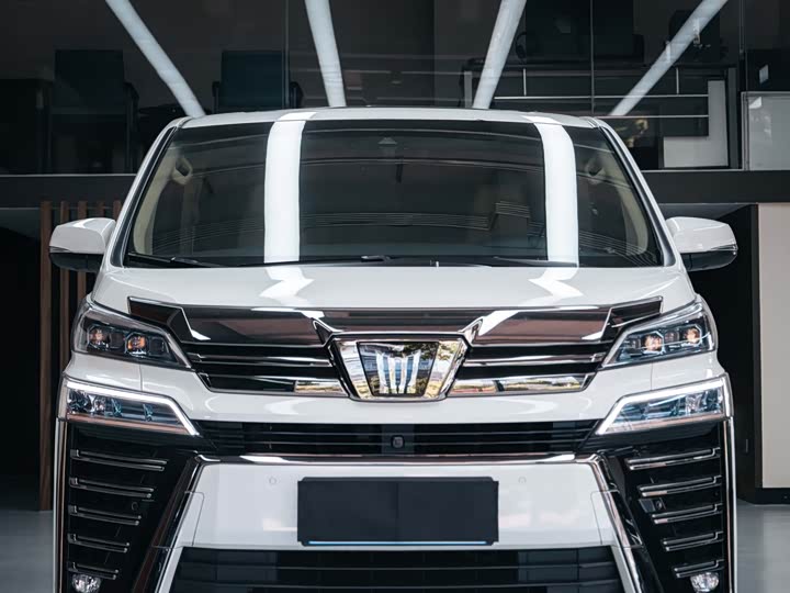 Фото 2 - Toyota Vellfire