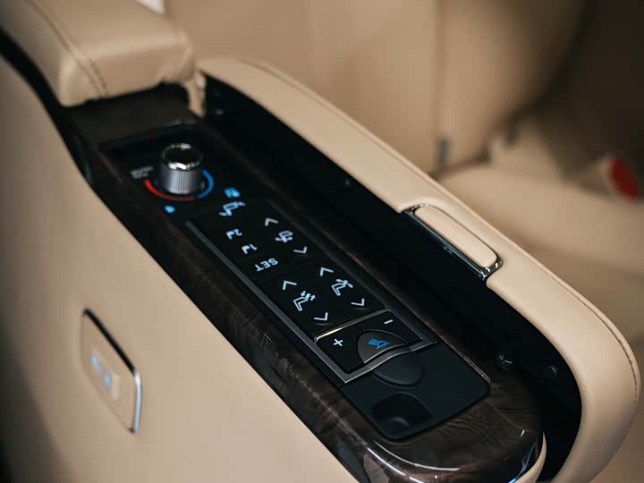 Фото 25 - Toyota Vellfire