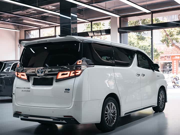 Фото 3 - Toyota Vellfire
