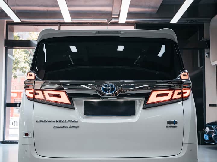 Фото 4 - Toyota Vellfire