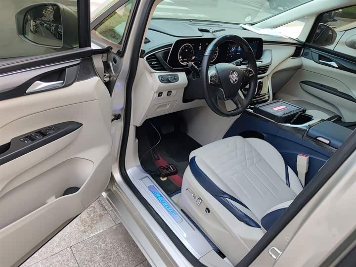 Фото 16 - Buick GL8 ES