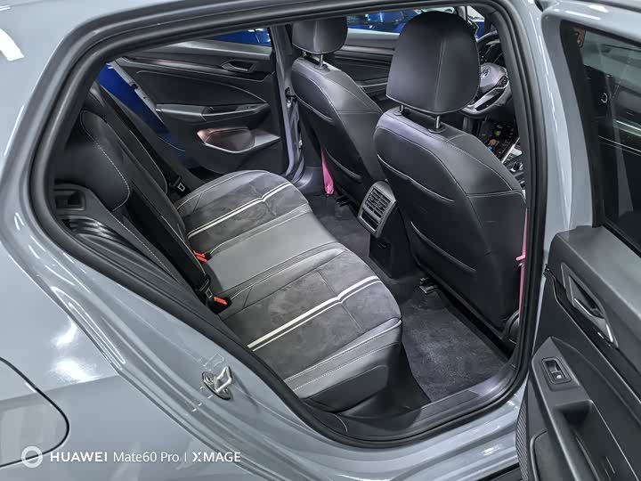 Фото 7 - Volkswagen Golf