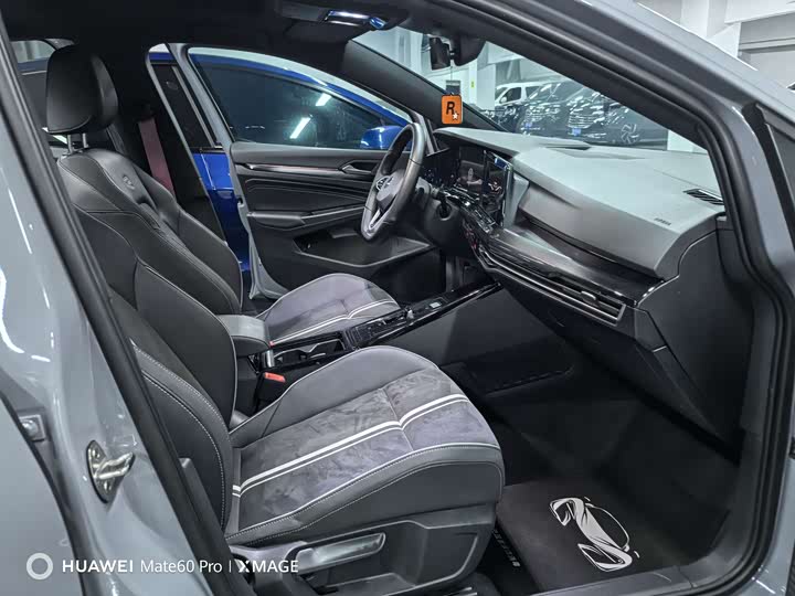 Фото 8 - Volkswagen Golf