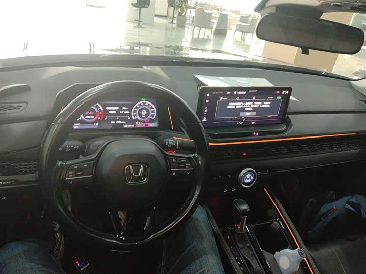 Фото 10 - Honda Accord