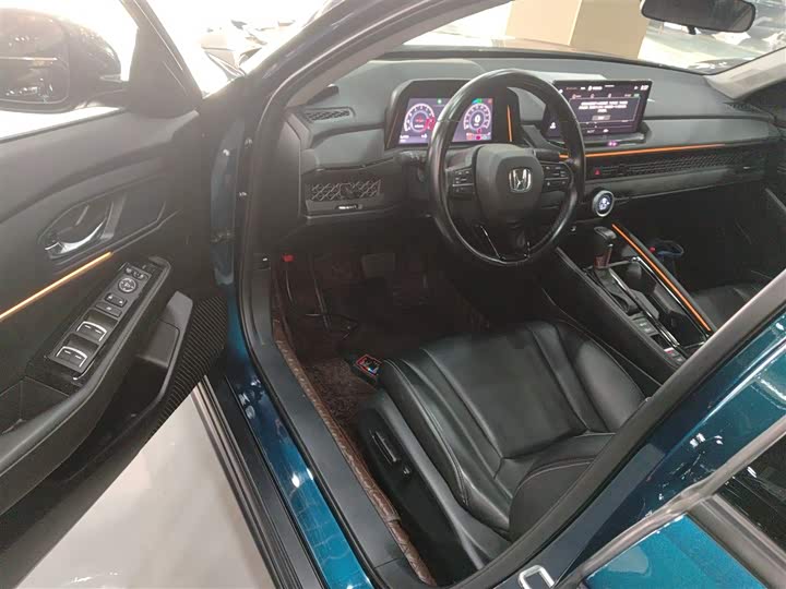 Фото 16 - Honda Accord