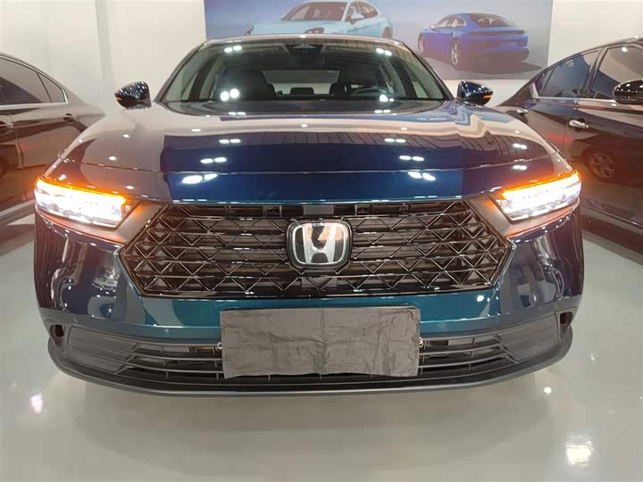 Фото 3 - Honda Accord