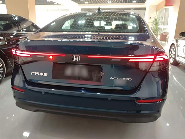 Фото 6 - Honda Accord