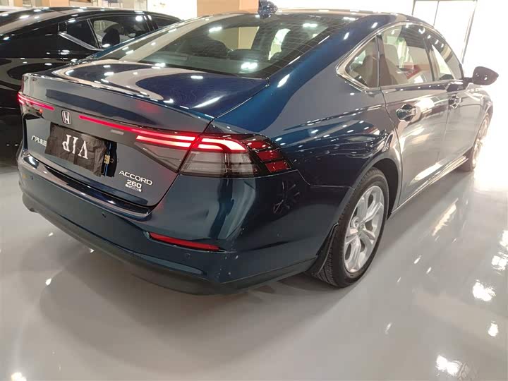 Фото 7 - Honda Accord