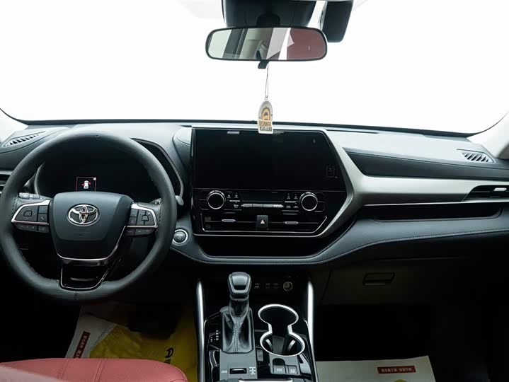 Фото 22 - Toyota Highlander