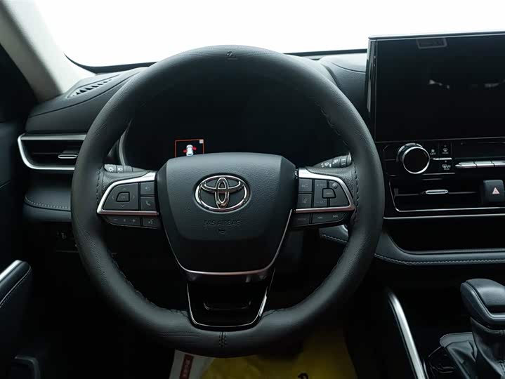 Фото 23 - Toyota Highlander