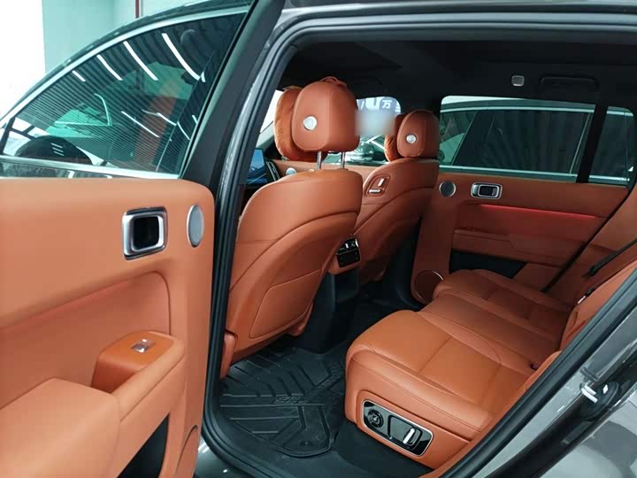 Фото 17 - LiXiang L7