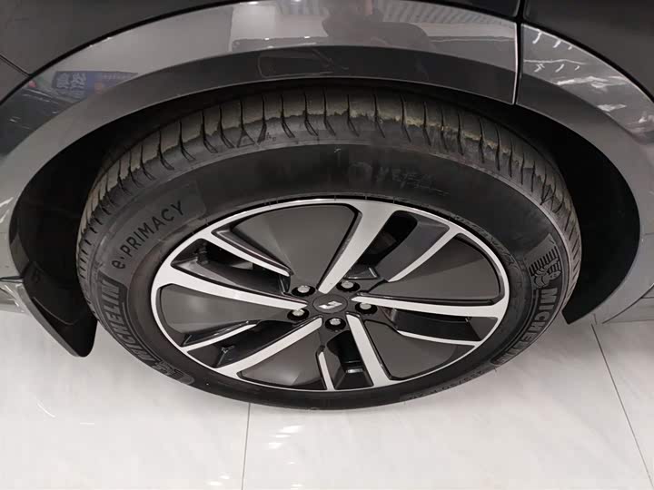 Фото 26 - LiXiang L7