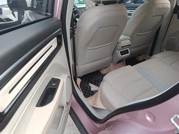 Фото 10 - Geely Icon