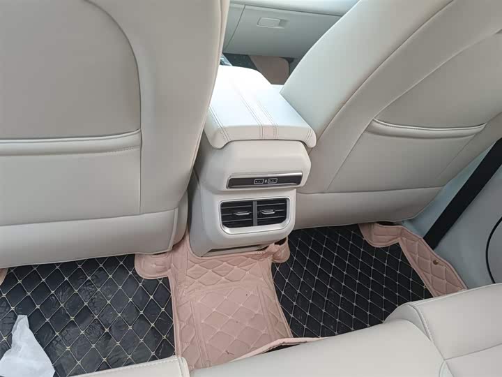 Фото 13 - Geely Icon